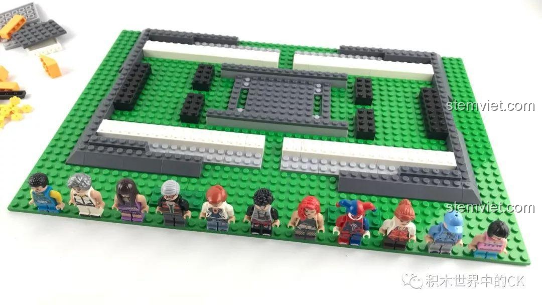 Hoàn thành lớp nền đầu tiên cho mô hình Vòng Quay Mặt Trời Winner 7036.