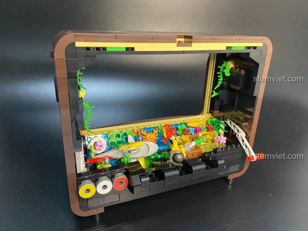 Kết quả lắp ráp phần túi số 5 của bộ đồ chơi Pantasy 61008 Tivi Cổ Điển.