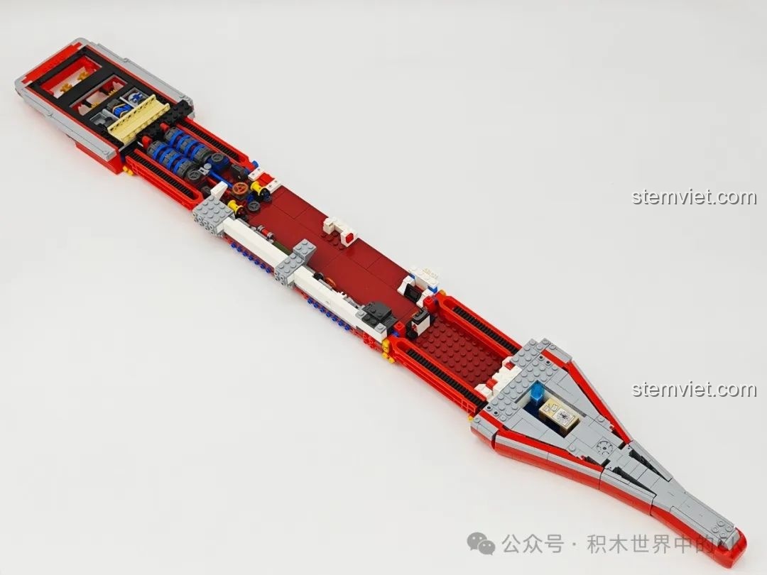 Hoàn thiện phần mũi và gắn vào thân chính của mô hình Tàu Sân Bay Phúc Kiến Phiên Bản Kỷ Niệm 208124, một cột mốc quan trọng.