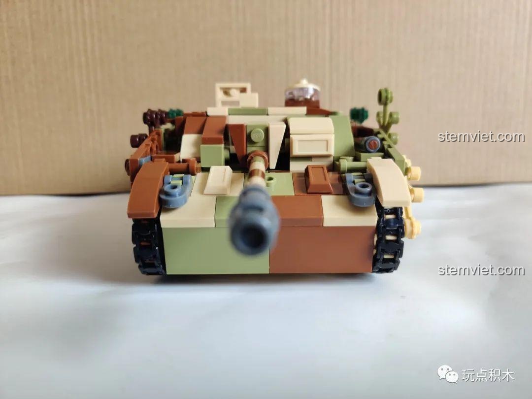 Hoàn thành mô hình Pháo Tự Hành Chống Tăng StuG III của Đức 858 với các chi tiết cuối cùng.