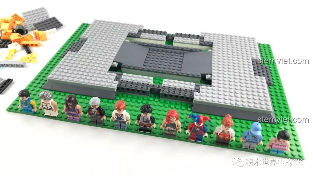 Hoàn thiện phần sàn màu xám cho khu vực chờ của Vòng Quay Mặt Trời Winner 7036.