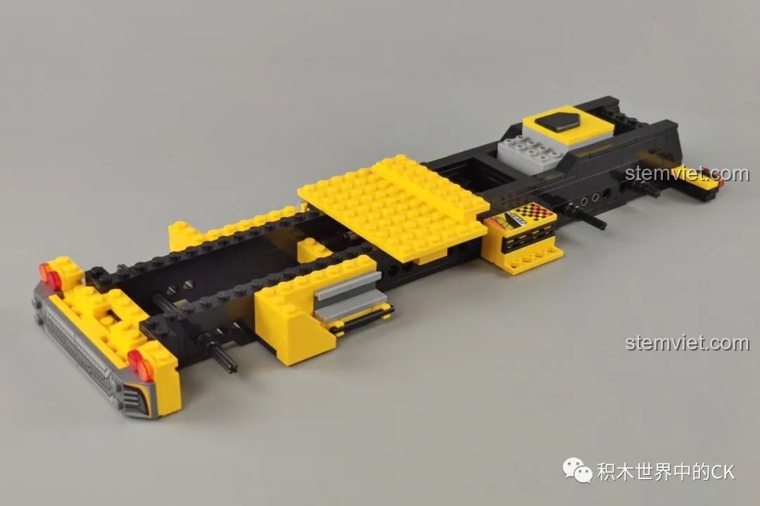 Hoàn thiện phần sàn xe trong quá trình lắp ráp bộ Xe Tải Dã Chiến QMAN.