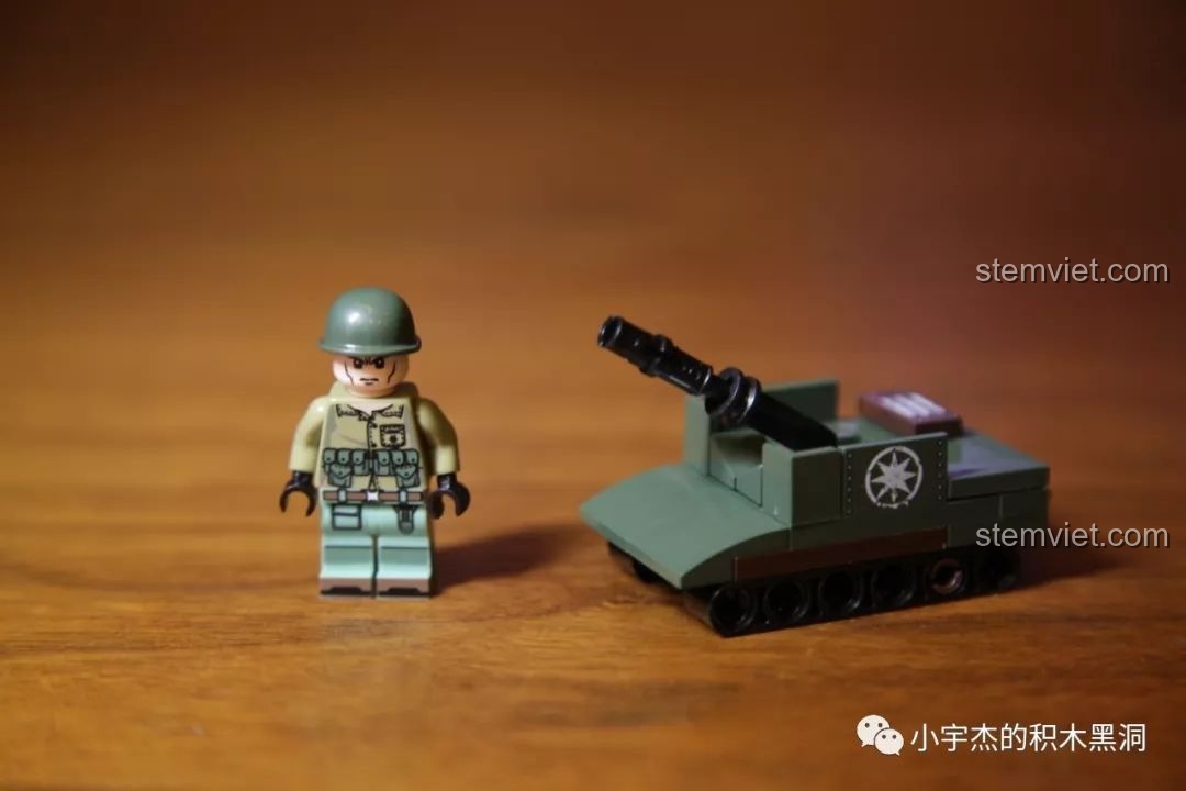 Mô hình pháo tự hành mini SEMBO 101067 M7 Priest hoàn chỉnh, có chi tiết in ngôi sao của quân đội Mỹ.