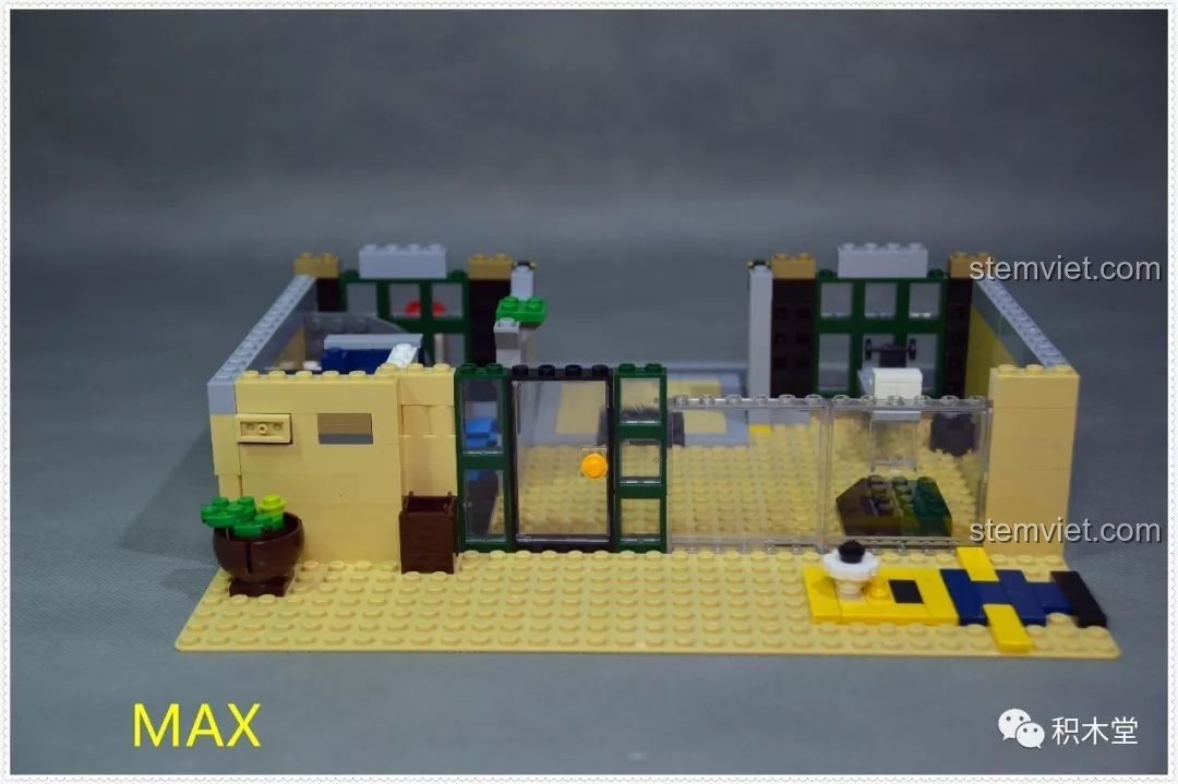 Hoàn thiện các bức tường và nội thất tầng 1 của bộ xếp hình Zhe Gao QL0922.