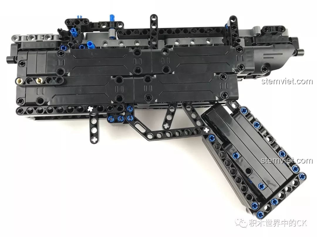 Hoàn thiện phần vỏ thân súng trong bài đánh giá CaDA 81006 Súng MP5.