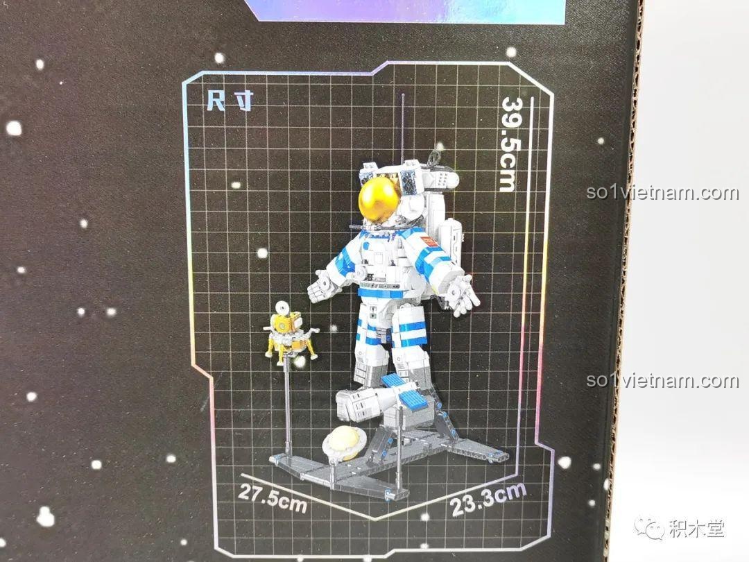 So sánh kích thước hộp bộ lắp ráp phi hành gia ZMS T2037 với điện thoại.