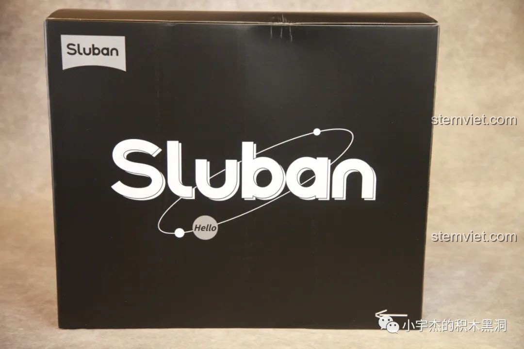 Hộp đen bên trong bộ lắp ráp Sluban M38-B1188 Tàu Sân Bay Phúc Kiến, với logo Sluban và chữ 