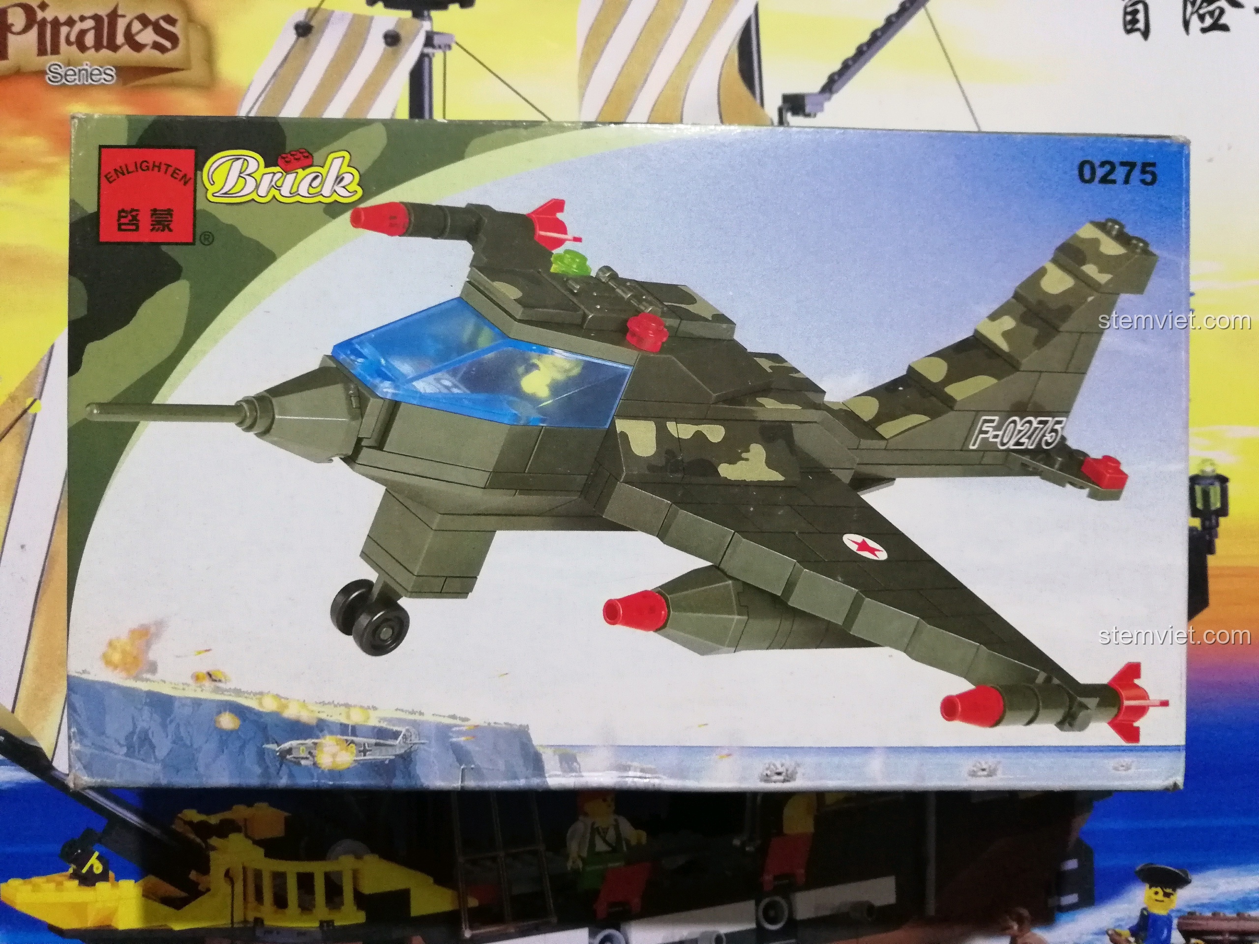 Mặt trước hộp đồ chơi lắp ghép Enlighten 0275 Tiêm kích Phantom, hình ảnh máy bay chiến đấu màu rằn ri bay trên bầu trời.