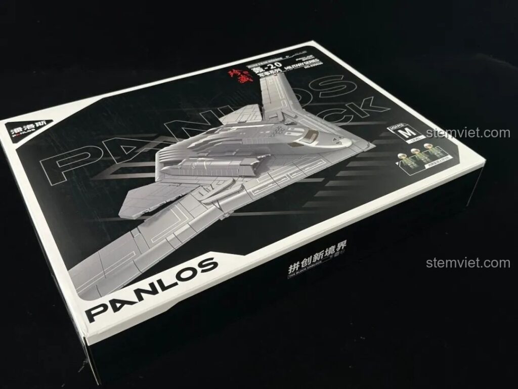 Hộp đồ chơi mô hình Máy bay ném bom tàng hình thế hệ mới H-20 639026 của Panlos Brick với thiết kế đen trắng sang trọng.