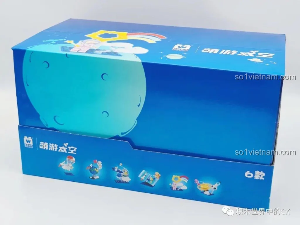 Hộp lớn của bộ đồ chơi lắp ráp Phi Hành Gia Mèo Con Du Hành Vũ Trụ WISE BLOCK HA390213 với thiết kế xanh dương chủ đạo và hình ảnh 6 mô hình nhỏ bên dưới.