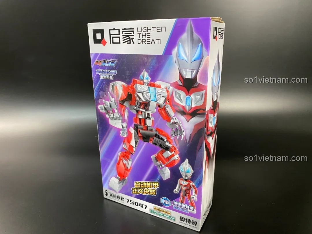 Hộp đựng của bộ lắp ráp Qman 75047 Mecha Ultraman Geed Primitive, thiết kế đẹp mắt với hình ảnh sản phẩm.