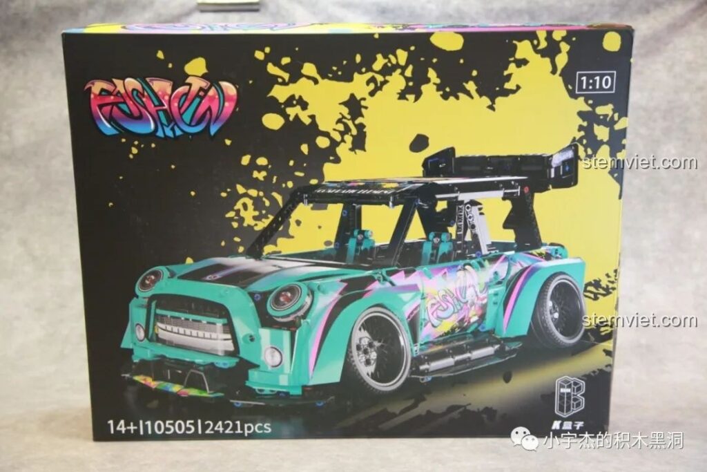 Hộp của bộ lắp ráp K-Box 10505 Xe Đua BMW MINI Độ Giáp Xanh, nổi bật với hình ảnh xe và họa tiết graffiti.