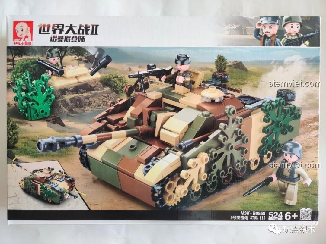 Mặt trước hộp bộ lắp ráp Sluban M38-B0858 Pháo Tự Hành Chống Tăng StuG III, hiển thị mô hình hoàn chỉnh và minifigures.