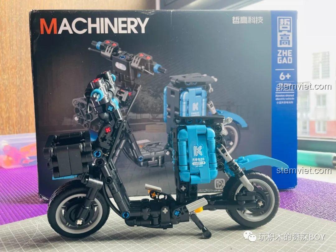 Hộp bộ lắp ráp xe điện ZHEGAO QL1265 màu xanh lá, hiển thị mô hình và số lượng chi tiết.