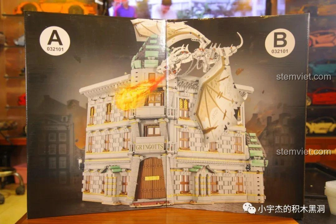 Hai hộp nhỏ A và B bên trong bộ lắp ráp MORK 032101 Ngân hàng Gringotts, đóng gói cẩn thận.