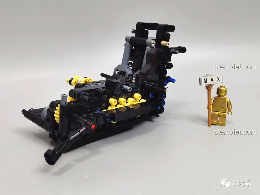 Cận cảnh bộ hộp số 2 cấp của Mô tô Phantom Đêm sau khi hoàn thành, sẵn sàng cho các bước lắp ráp tiếp theo.