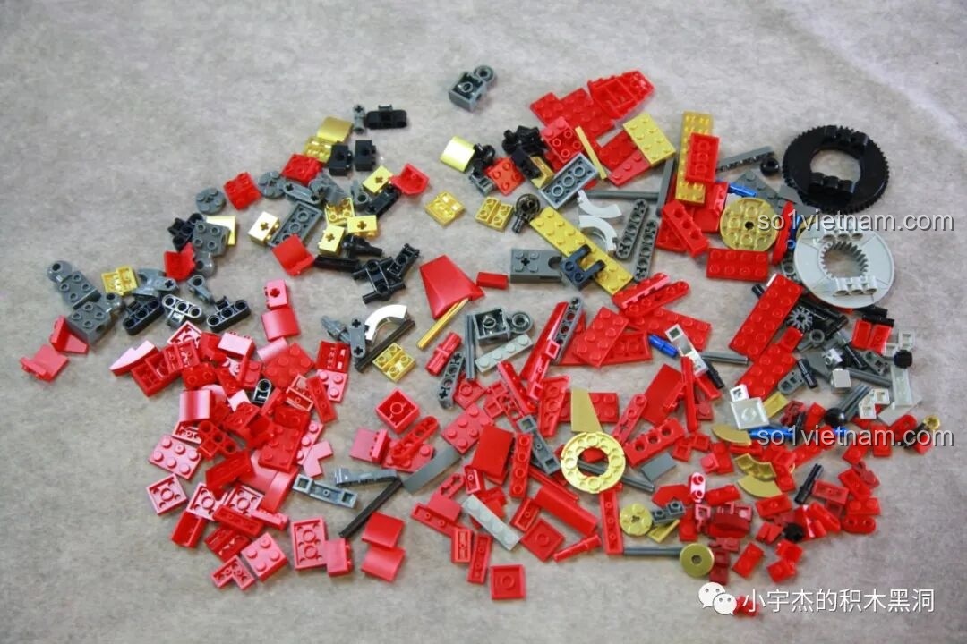 Mô hình Hulkbuster MK44 KBOX V5004 đã hoàn chỉnh, nhìn từ phía trước.