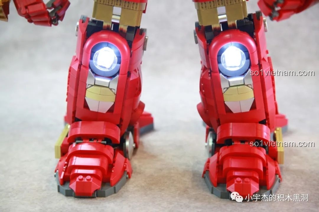 Mô hình Hulkbuster MK44 KBOX V5004 không có đầu, thể hiện phần cổ và vai.