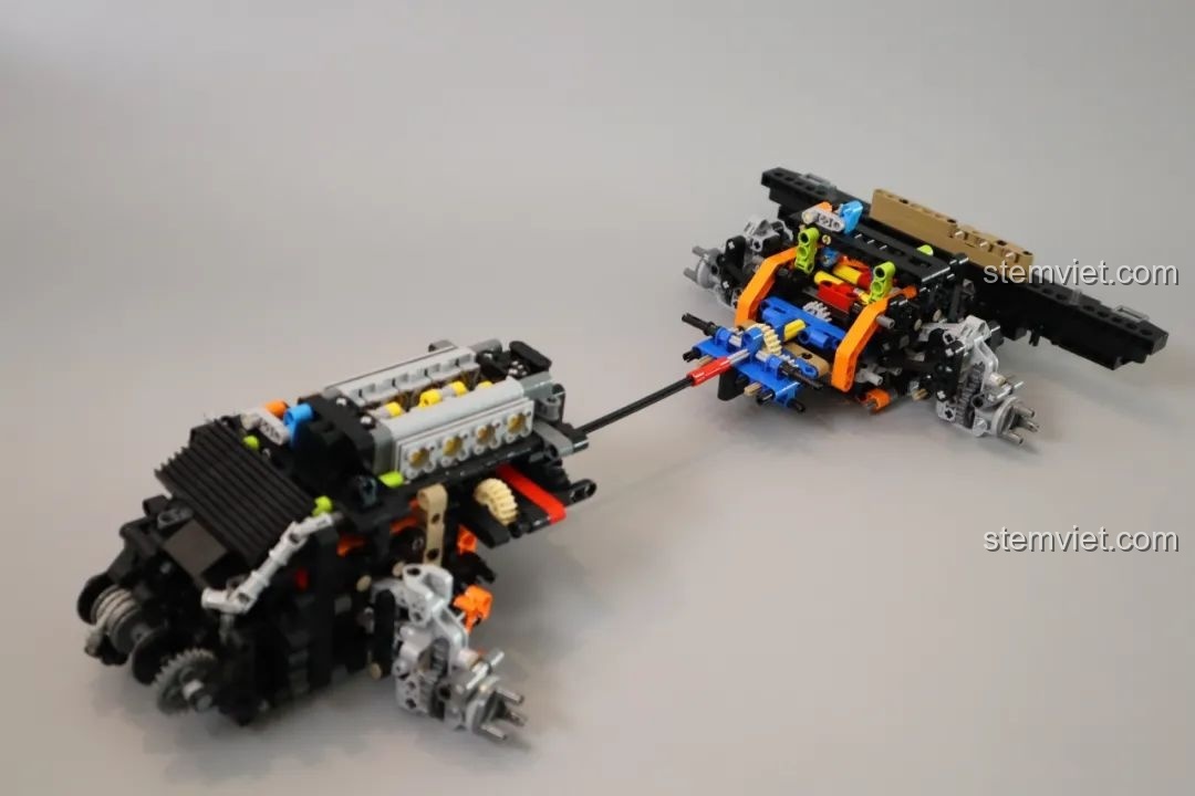 Quá trình lắp ráp CaDA Humvee H1 quân sự: nắp capo.