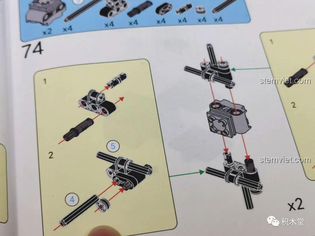 Hướng dẫn lắp ráp bước 74 của bộ Panlos 672110, lưu ý về độ dài của trục số 4 khi lắp.