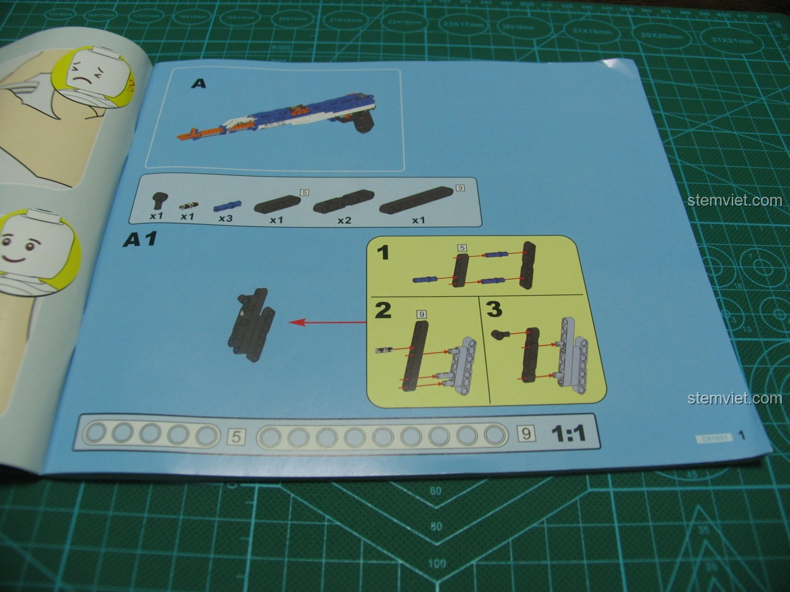 Trang hướng dẫn lắp ráp chi tiết bộ lắp ráp Súng AK-47 1001, với các bước minh họa rõ ràng và danh sách mảnh cần dùng.