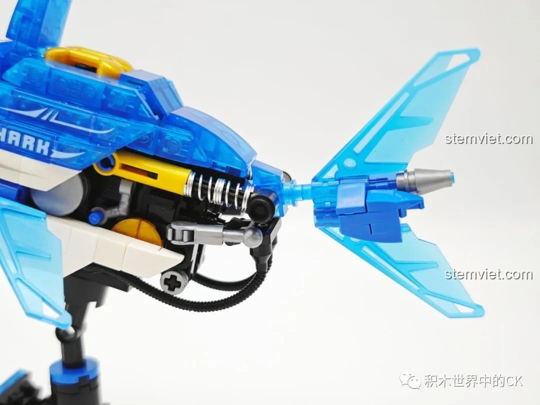 Sách hướng dẫn lắp ráp mô hình Cua trong bộ lắp ghép sinh vật biển sâu Zhe Gao 662001, minh họa rõ ràng.