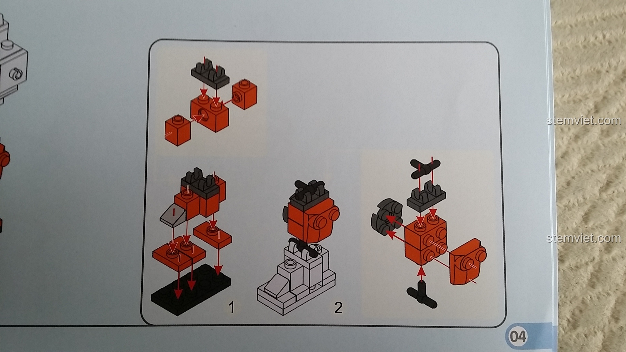 Sơ đồ hướng dẫn lắp ráp phần chân của robot GUDI 8224 SkyNet Bombard, minh họa các bước.