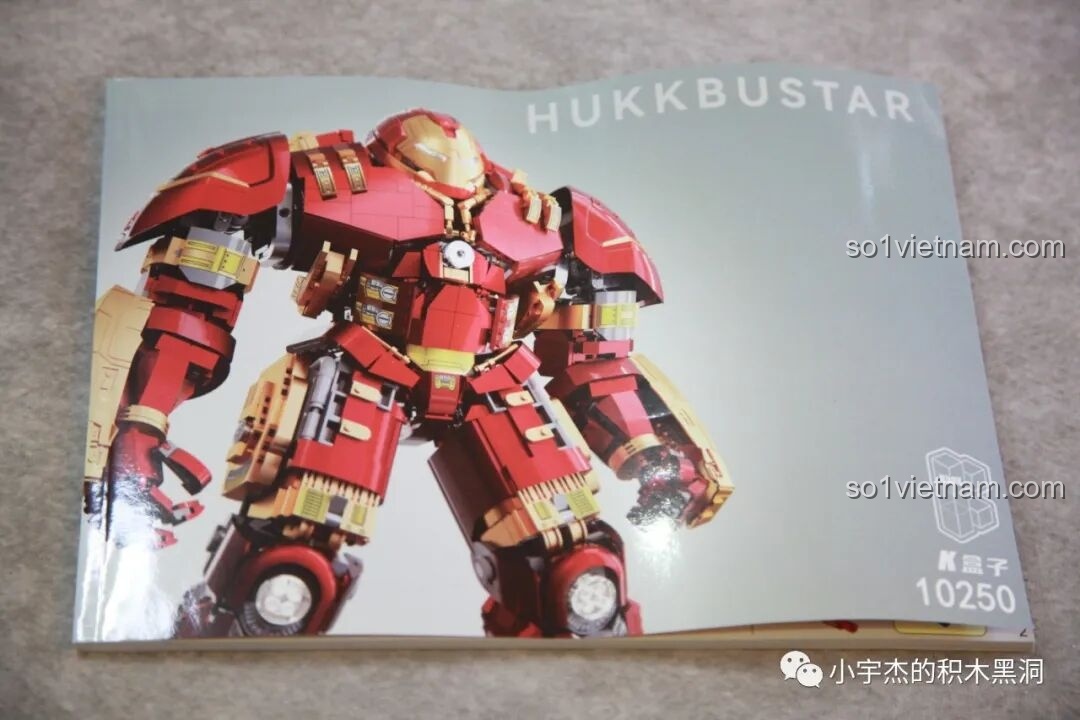 Cuốn hướng dẫn lắp ráp của bộ KBOX V5004 Hulkbuster MK44, với hình ảnh mô hình hoàn chỉnh.
