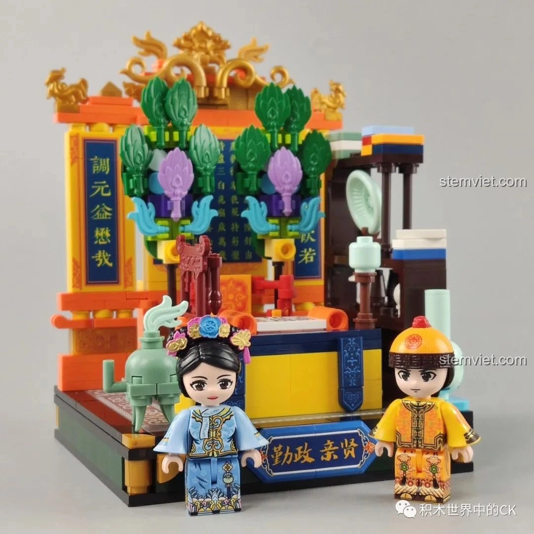 Sách hướng dẫn và thẻ thương hiệu Keeppley đi kèm bộ lắp ghép K10144 Hoàng Thành Hí Tuyết, hướng dẫn chi tiết.