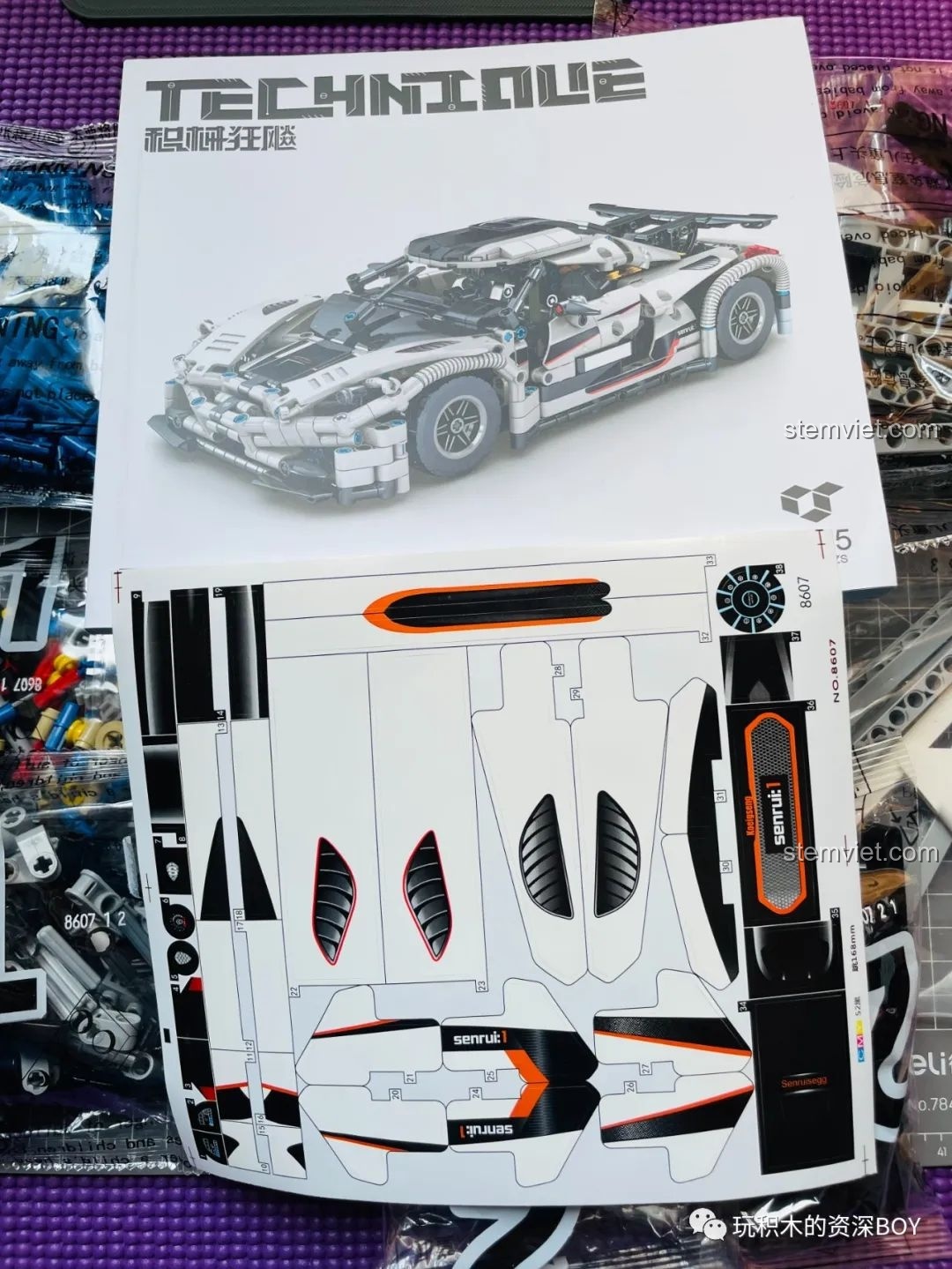 Sách hướng dẫn lắp ráp và bộ sticker của bộ đồ chơi mô hình Koenigsegg One:1 SY 8607.