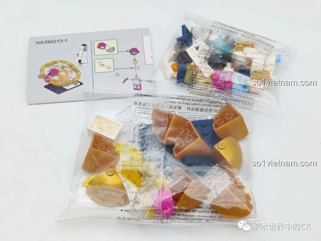 Hướng dẫn lắp ráp và các túi mảnh ghép của mô hình Phi hành gia hồng Global Walk, một phần của bộ đồ chơi WISE BLOCK HA390213.