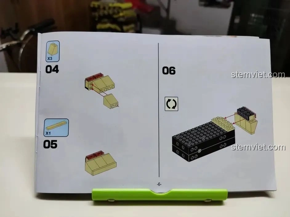 Một trang sách hướng dẫn lắp ráp của bộ Xe Tăng Merkava WISE BLOCK HA389123 với các bước chi tiết.