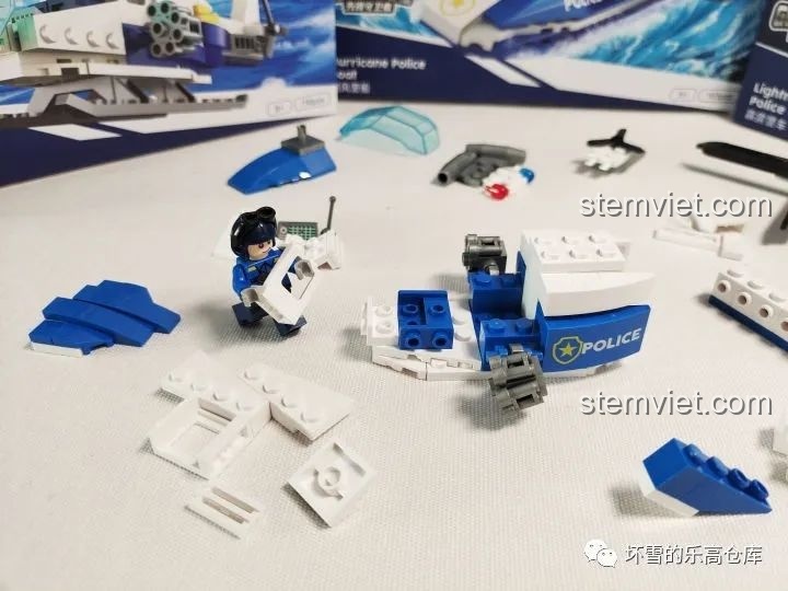 Linh kiện và quá trình lắp ráp trực thăng cảnh sát JAKI City Guardians.