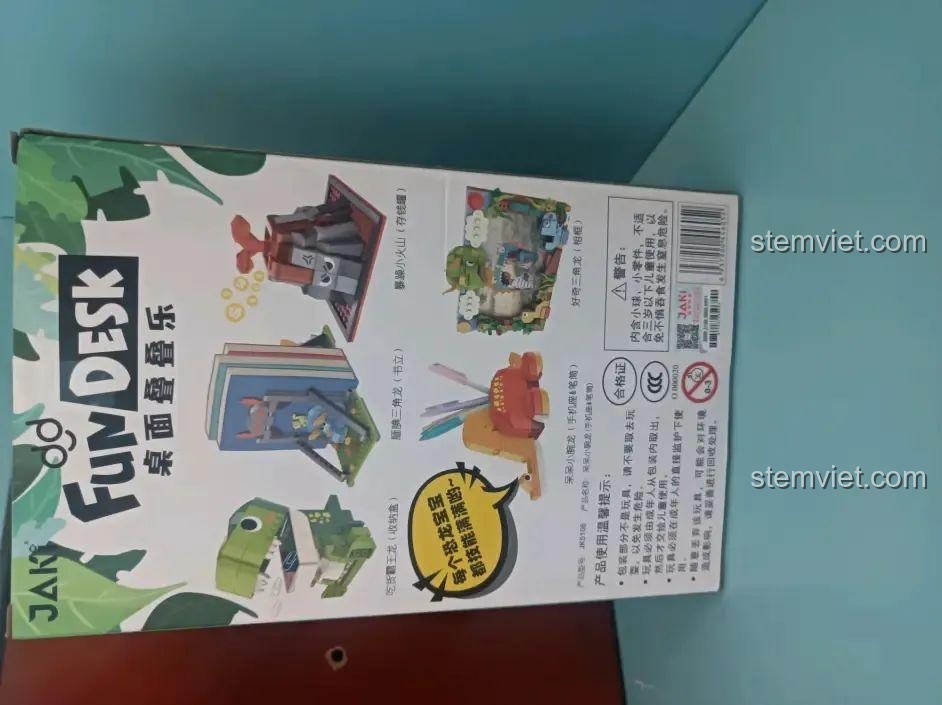 Góc nhìn khác của hộp bút Khủng long Brachiosaurus JAKI JK5106, màu sắc tươi sáng, bền bỉ, đáng tiền.