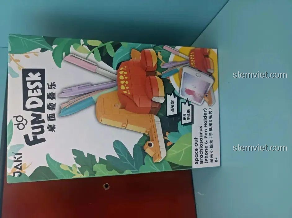 Chi tiết hộp bút Khủng long Brachiosaurus JAKI JK5106, thiết kế thông minh, giúp bé sắp xếp gọn gàng, chất lượng cao.