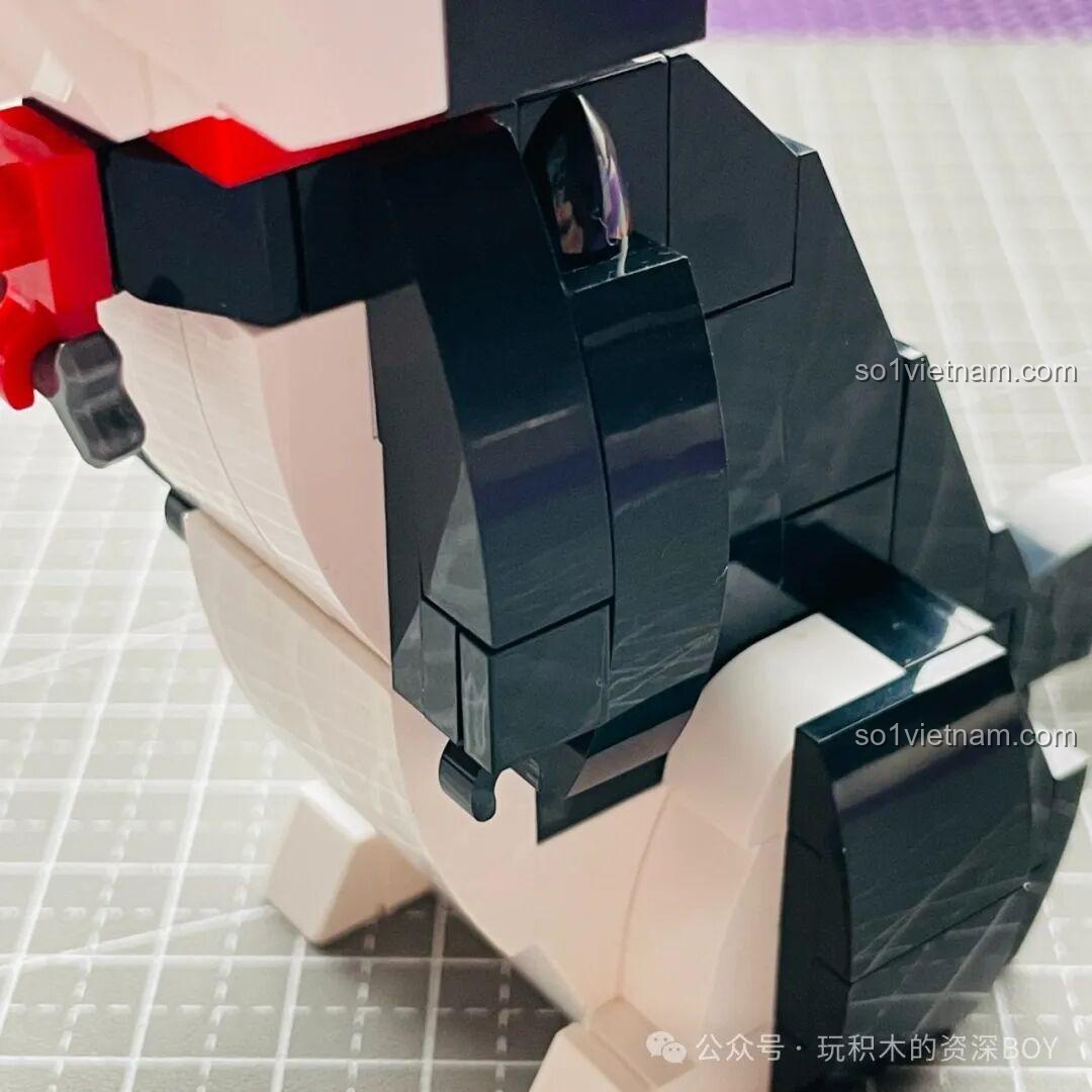 Mô hình chó Husky JAKI JK8130 đã có đủ chân, nhìn từ phía sau trông rất oai vệ và đáng yêu.