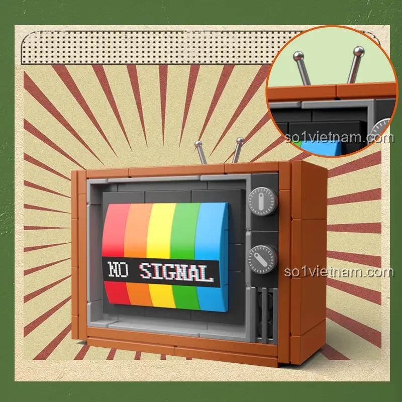 Ảnh nghệ thuật của đồ chơi mô hình Tivi cổ điển 1970 mã JK8210, làm nổi bật thiết kế hoài cổ và chi tiết tinh xảo, một món đồ chơi sáng tạo.