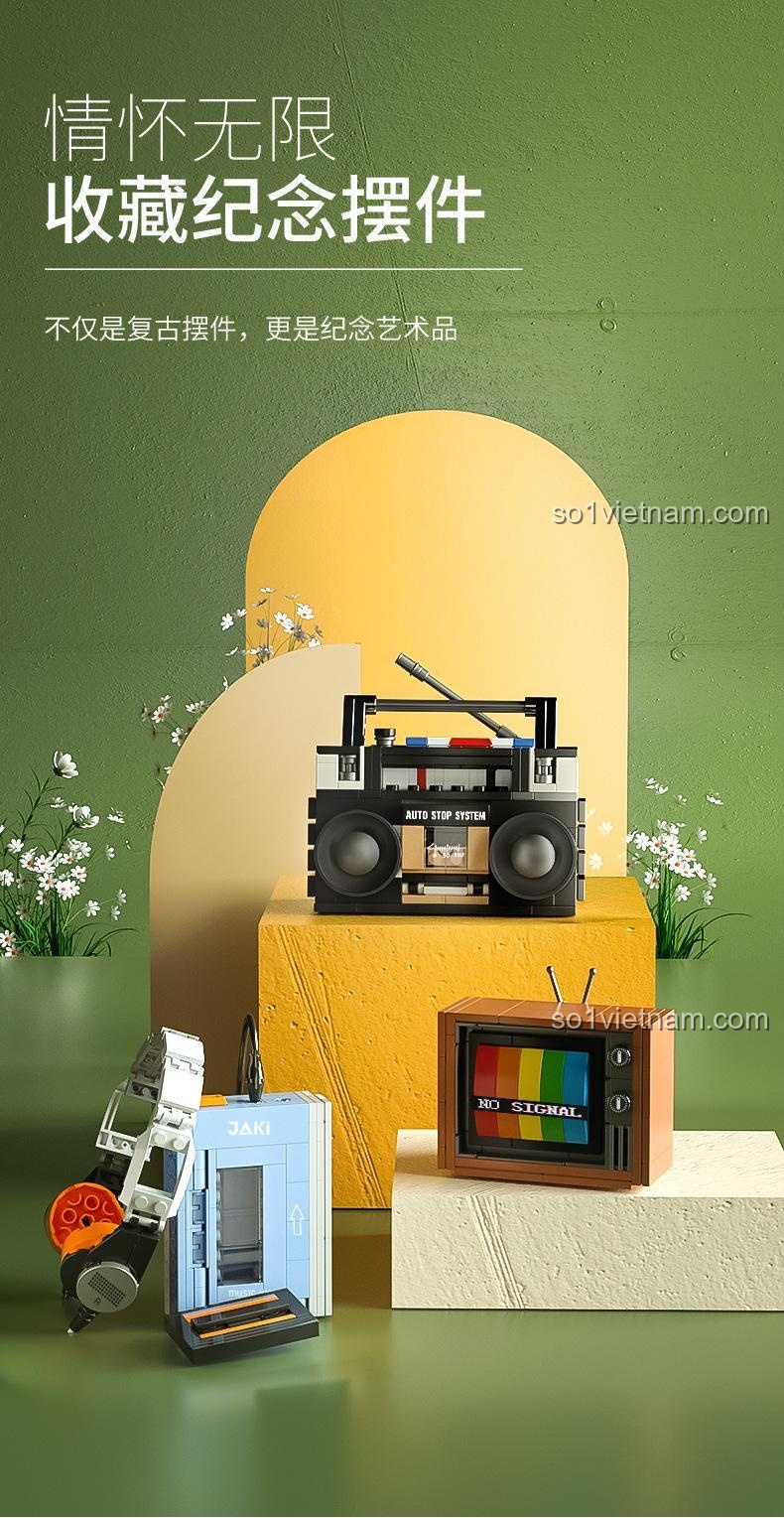 Trưng bày đồ chơi mô hình Mô hình máy nghe nhạc thập niên 80 trên kệ, một vật trang trí độc đáo.
