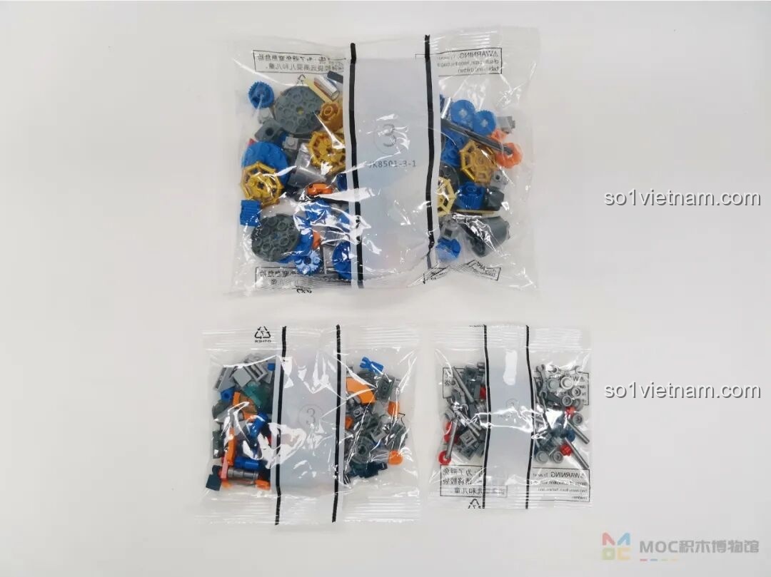 Các túi linh kiện nhỏ trong túi số 3 của bộ lắp ráp Tên lửa Bình Minh số 5 JK8501, hoàn thiện phần đỉnh và vệ tinh.