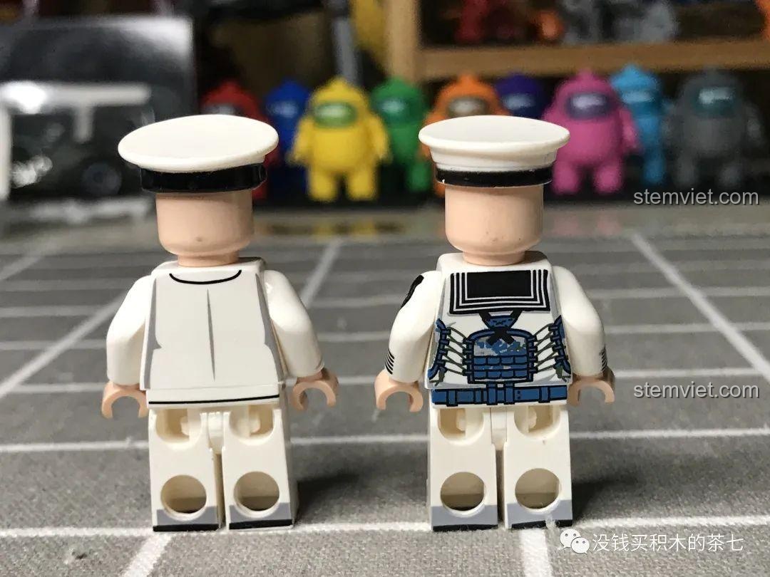 mặt sau minifigure Thuyền trưởng và Hải quân thủy binh của đồ chơi lắp ráp Mô hình Tàu Sân Bay Liêu Ninh SY Block 1562
