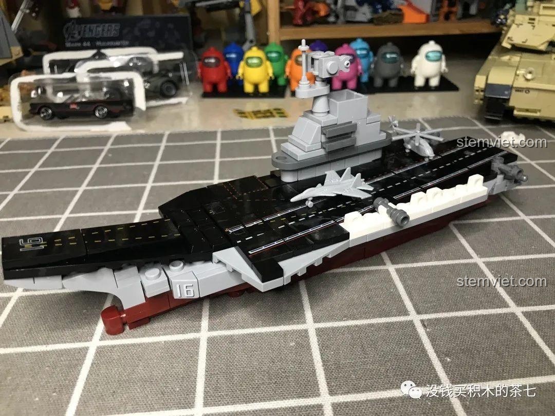 mô hình Tàu Sân Bay Liêu Ninh Glory Made 1562 đã hoàn chỉnh với máy bay J-15 trên boong