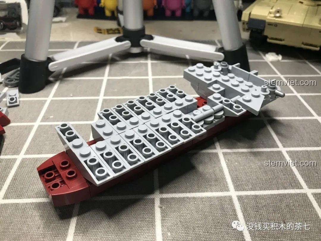 phần giữa tàu đã hoàn thành của đồ chơi lắp ráp Mô hình Tàu Sân Bay Liêu Ninh SY Block 1562