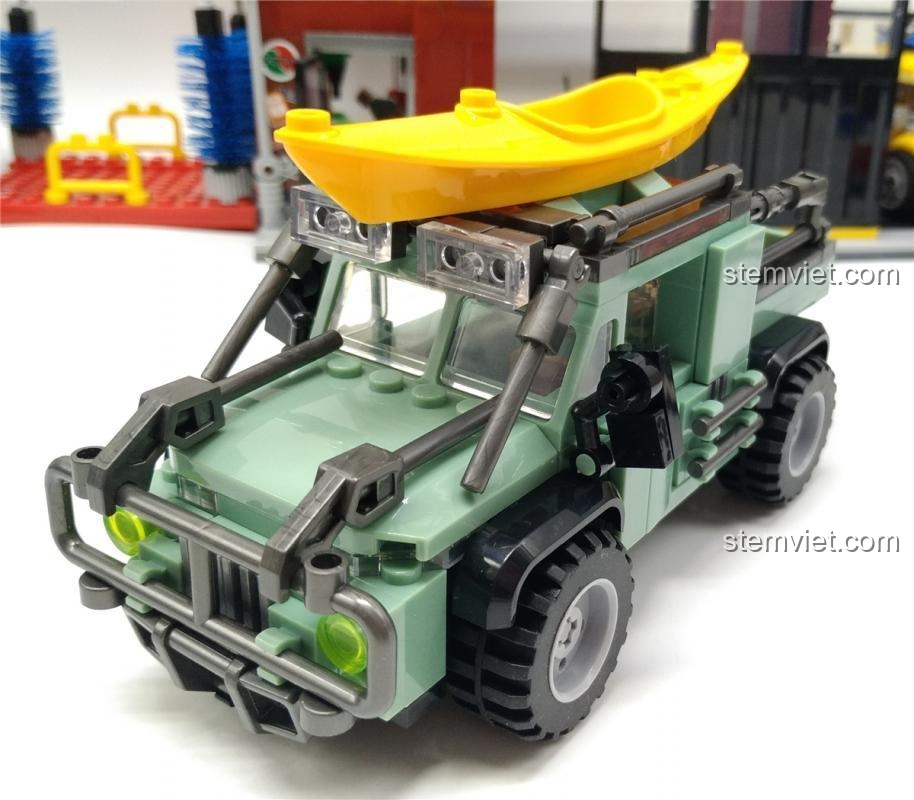 Cận cảnh phần đầu xe Jeep Dã Ngoại SY 5120, cho thấy chi tiết đèn pha và cản trước, bộ lắp ghép cho bé trai.