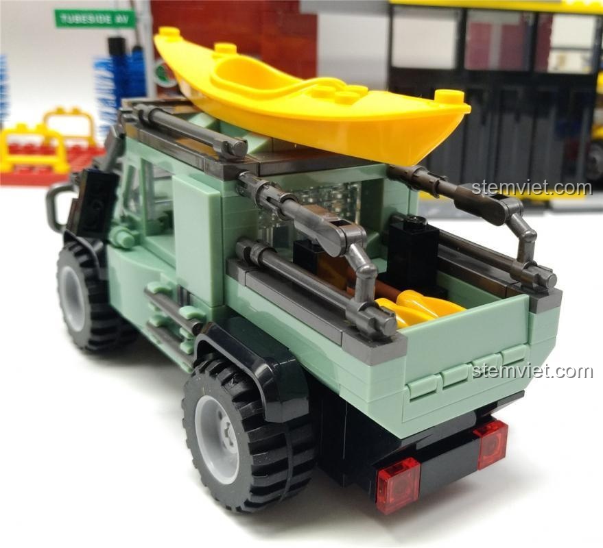 Phần đuôi xe Pickup Dã Ngoại SY 5120 với thùng xe và đèn hậu, chi tiết cao, bộ lắp ráp giá tốt.