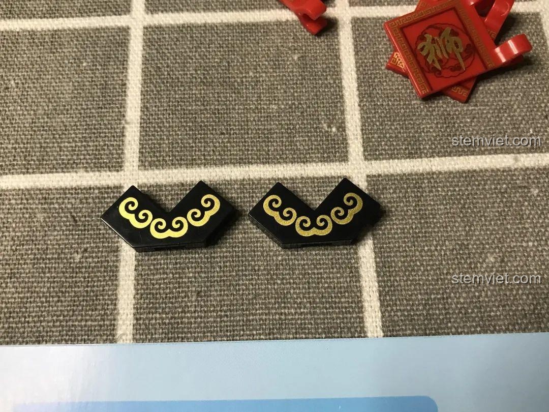 Giáp ngực của set đồ chơi Robot May Mắn, đồ chơi lắp ghép Mech May Mắn, thiết kế ấn tượng.