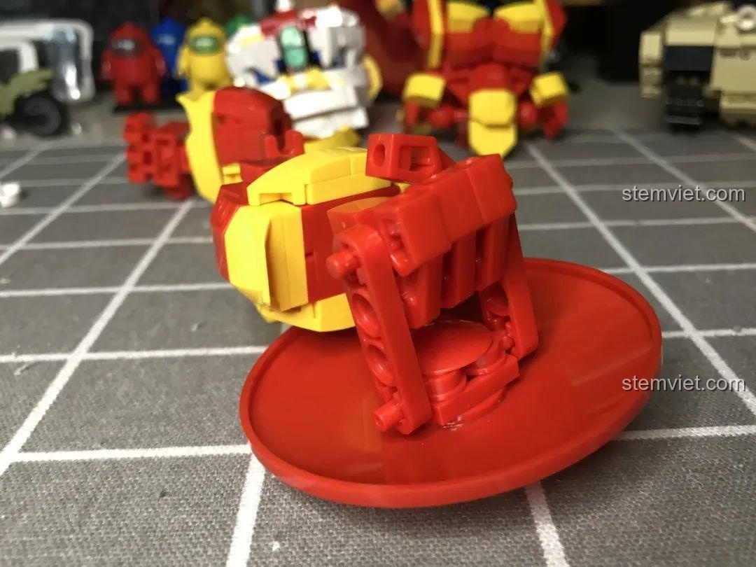 Hoàn thiện chiếc khiên bộ đồ chơi Robot Vũ Sư, đồ chơi lắp ráp Mech Vũ Sư, chi tiết tinh xảo.