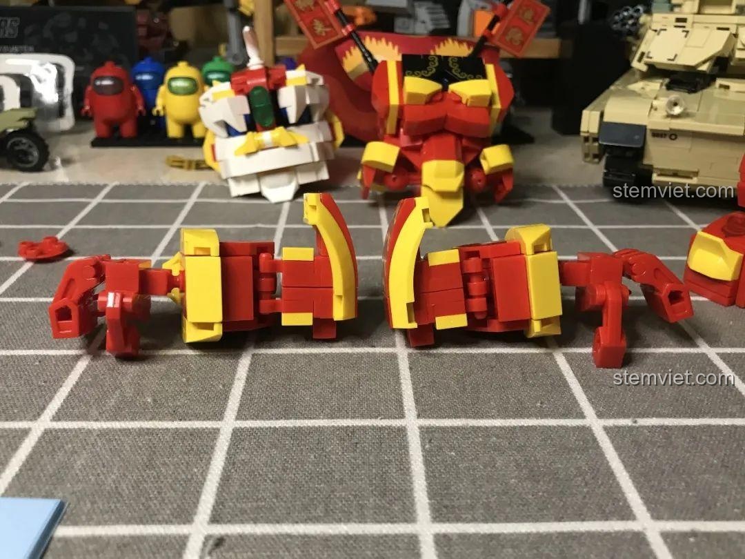 Tiếp tục lắp ráp tay bộ xếp hình JIAZHI5500, đồ chơi mô hình SY-5500, rèn luyện sự kiên trì.