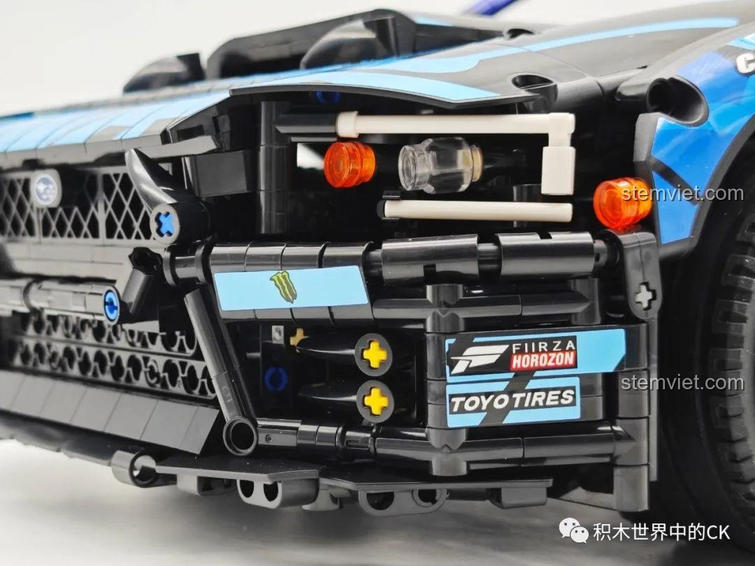 Ghế ngồi và không gian nội thất của mô hình xe Subaru WRX STI Jie Star 57010.