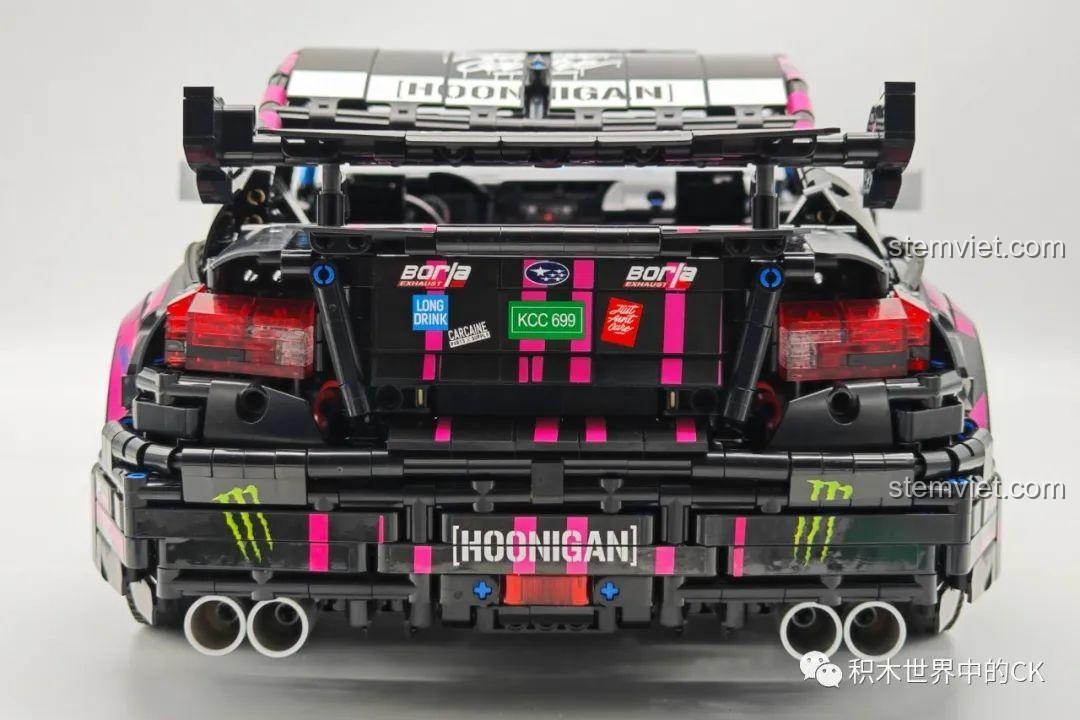 Quá trình lắp ráp các chi tiết phức tạp của mô hình Jie Star 57010 Subaru WRX STI Hoonigan.