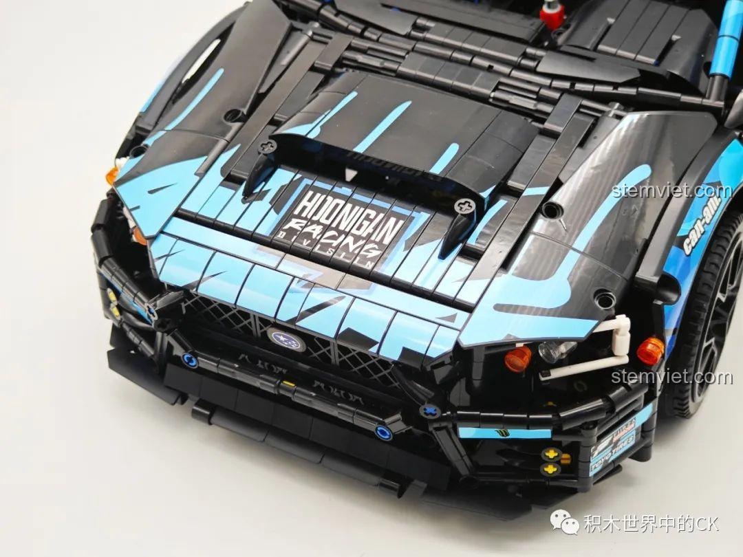 Phần thân xe gần hoàn thiện của mô hình Jie Star 57010 Subaru WRX STI Hoonigan.